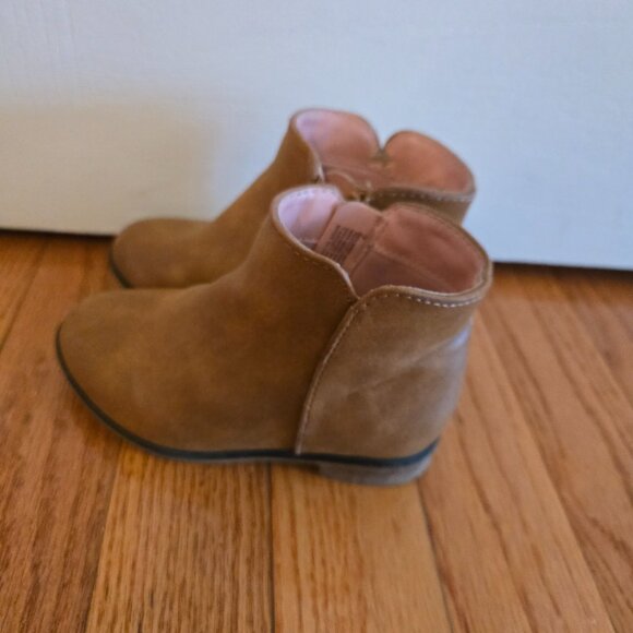 Toddler girls size 7 brown boots from Cat and Jack - Picture 5 of 8